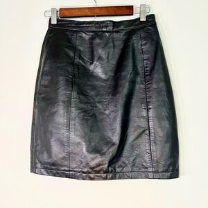 VINTAGE Wilson’s 80’s Black Leather Skirt WITH POCKETS